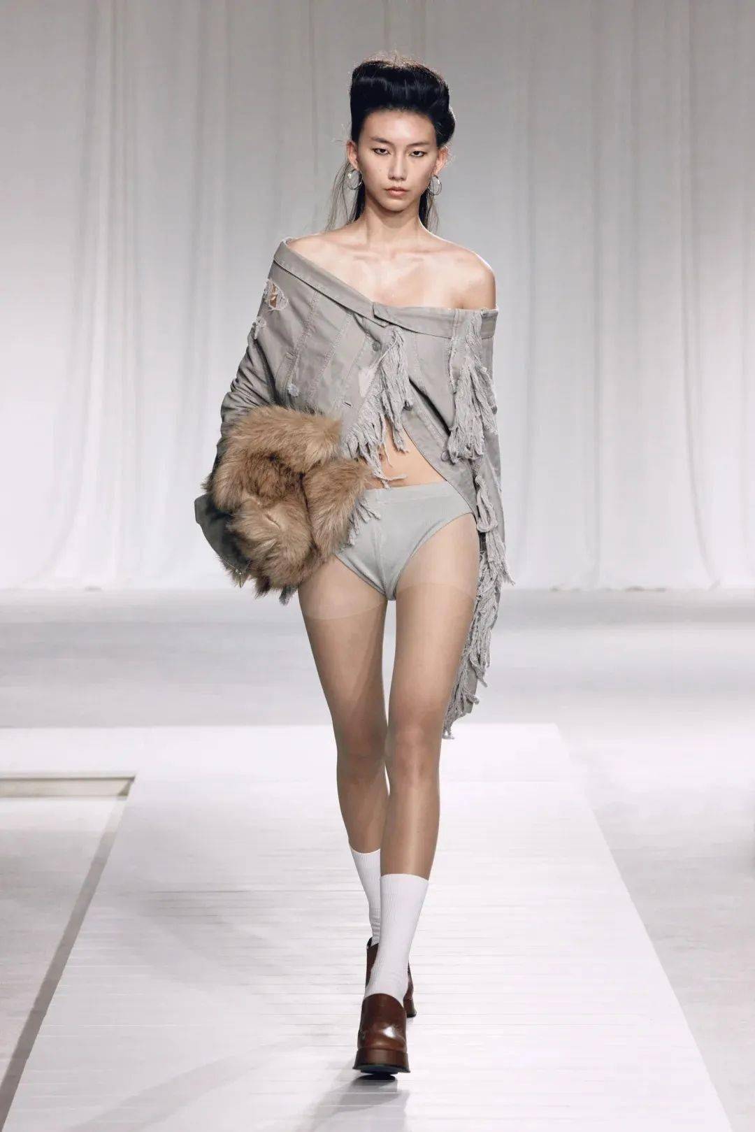 性感无罪，Boudoircore是上海时装周的最大惊喜？